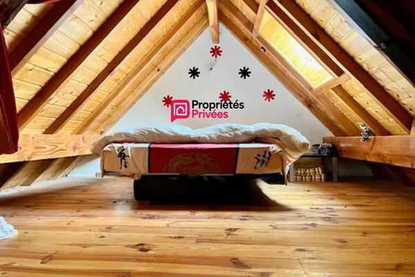 Maison de caractère en pierre 6 pièces de 300 m2 sur terrain 344 m2