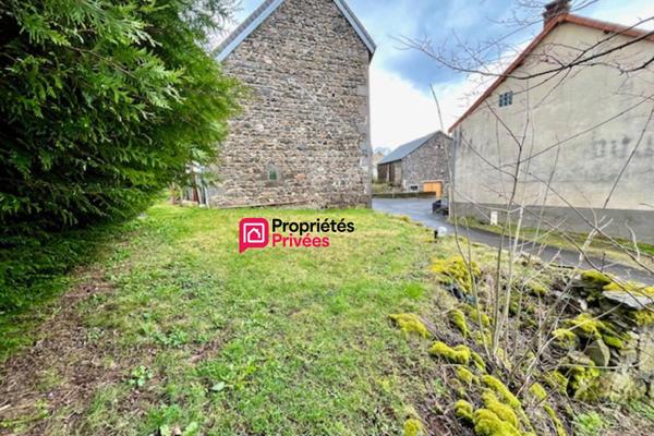 Maison de caractère en pierre 6 pièces de 300 m2 sur terrain 344 m2