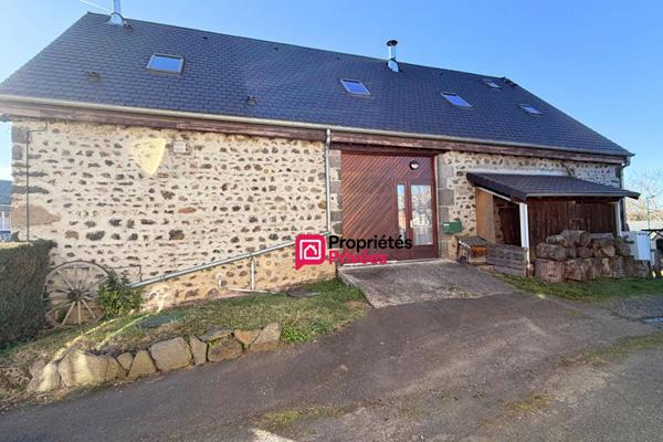 Maison de caractère en pierre 6 pièces de 300 m2 sur terrain 344 m2