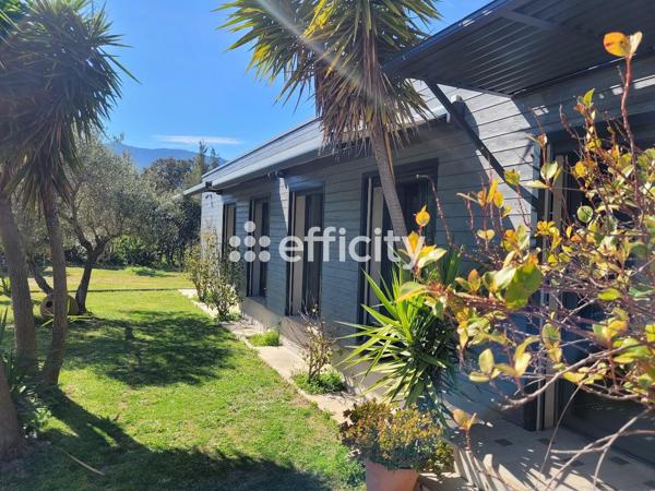 Maison
         4 pièces
        - 135 m² 498 000 € *