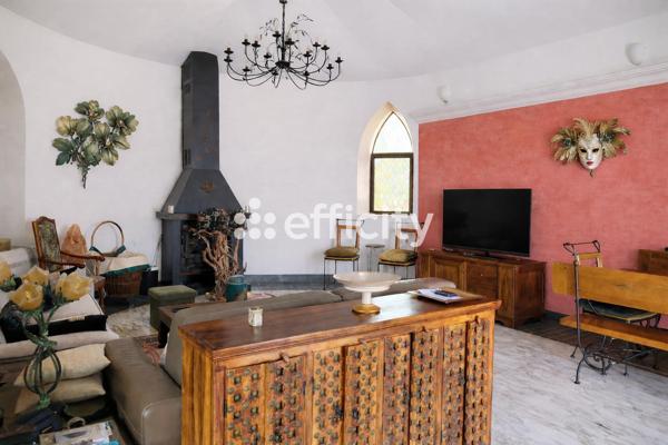 Maison
         4 pièces
        - 135 m² 498 000 € *