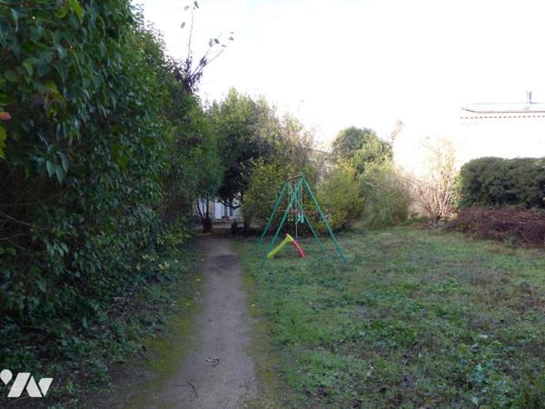A VENDRE GRANDE MAISON DE VILLAGE SUR CODOGNAN