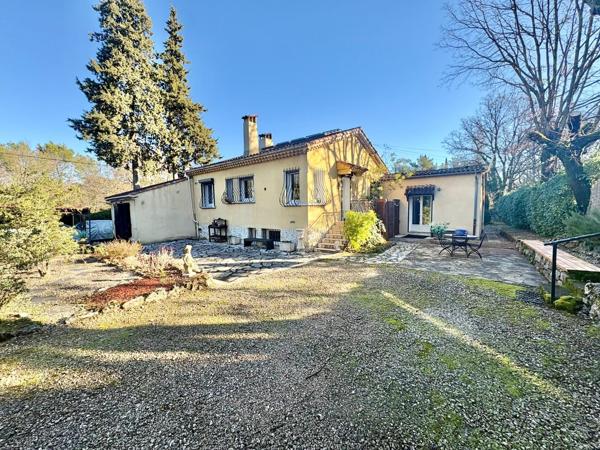 Maison familiale avec studio attenant