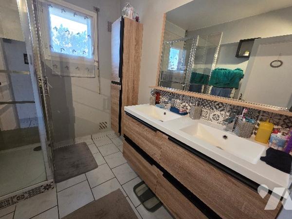 YVETOT,  MAISON d'~145m² sur terrain ~610m², sur sous sol complet, bureau, 6 chambres.