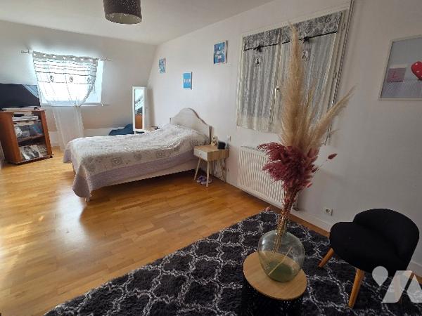 YVETOT,  MAISON d'~145m² sur terrain ~610m², sur sous sol complet, bureau, 6 chambres.