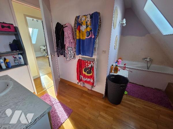 YVETOT,  MAISON d'~145m² sur terrain ~610m², sur sous sol complet, bureau, 6 chambres.