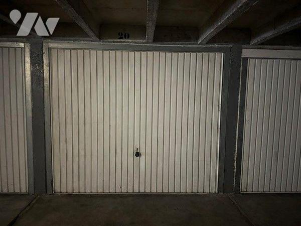 Garage fermé à vendre à Chambéry 

À vendre, garage fermé d'une superficie de 12 m², électric...