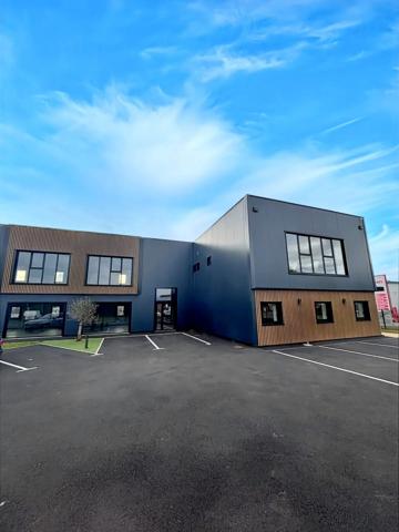 Vente                                                      Local commercial
                        
                     1 pièces                      114 m2                     à Peyrehorade
