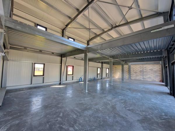 Vente                                                      Local commercial
                        
                     1 pièces                      114 m2                     à Peyrehorade