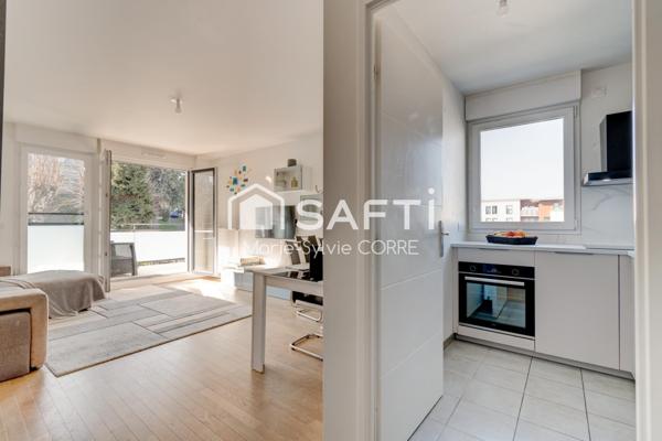 Immeuble 2020, beau T3 ensoleillé avec sa terrasse