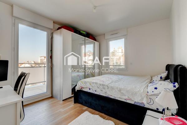 Immeuble 2020, beau T3 ensoleillé avec sa terrasse