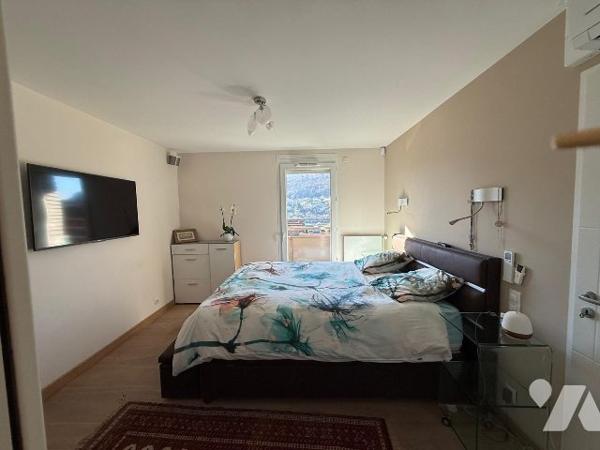 ATTIQUE 131 m² VETRAZ-MONTHOUX LIMITE ANNEMASSE