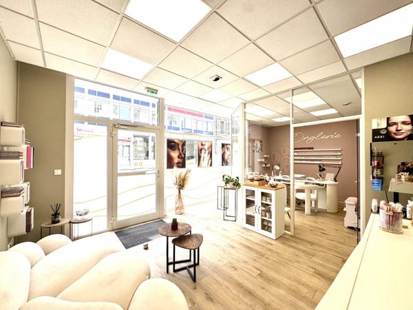 SUPERBE LOCAL PRO 58m2 avec Accueil