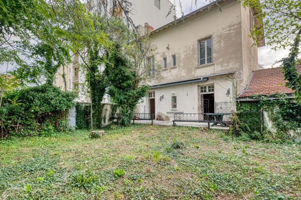 Maison Bourgeoise Lyon3° 275 m2 + Garage - Terrain 400m2 à rénover