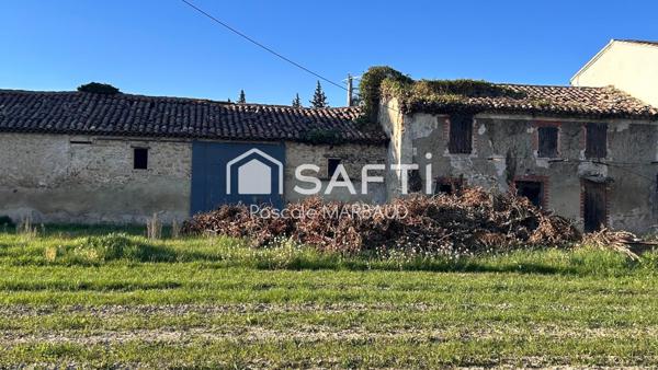 Mas de 250 m² environ sur 2990 m²