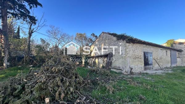 Mas de 250 m² environ sur 2990 m²