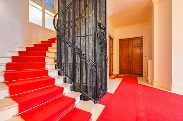 Magnifique 6 pièces 155 m2 Triangle le d'or !