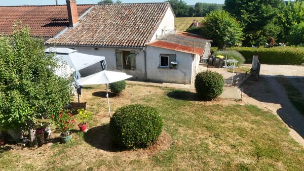 Maison avec plusieurs dépendances