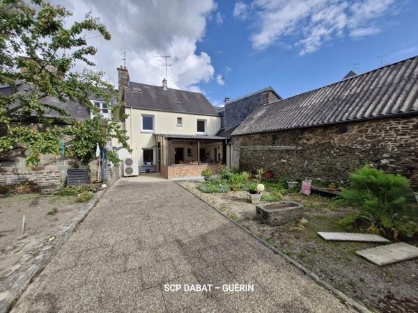 Maison à vendre à Saint-Hilaire-du-Harcouët dans la Manche (50600), ref : 8402