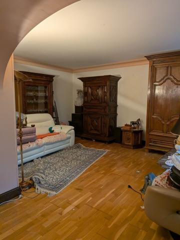 Maison 3 faces de 3 appartements + 3 garages + jardin + terrain