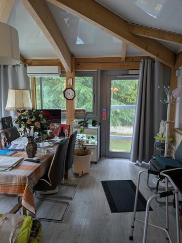 Maison 3 faces de 3 appartements + 3 garages + jardin + terrain