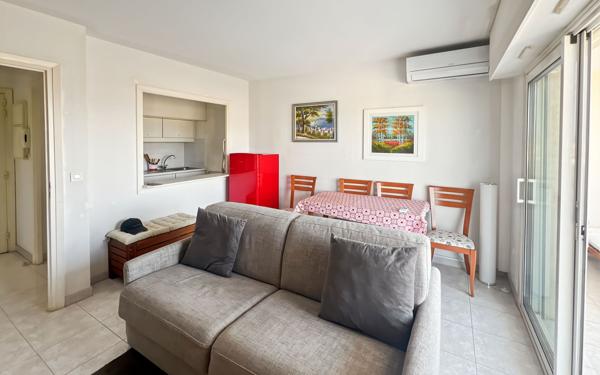 Appartement à vendre    2 pièces • 32,52 m2 Fréjus