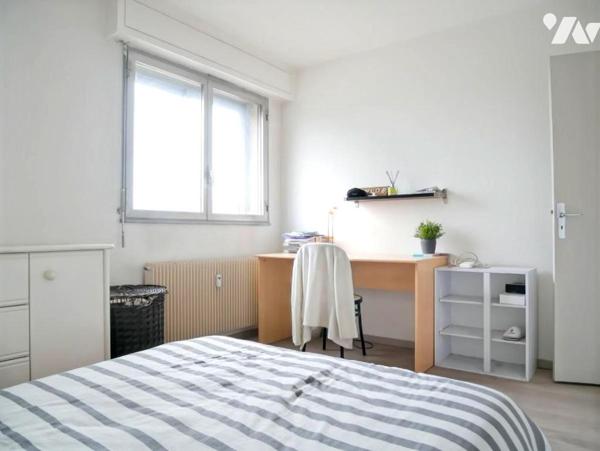 Quartier Philippidès, au 7 Avenue Charles Flahault, appartement 2 pièces, 45 m², parking et cave.