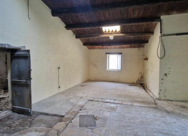 Maison à vendre    1 pièce • 56 m2 Vérines