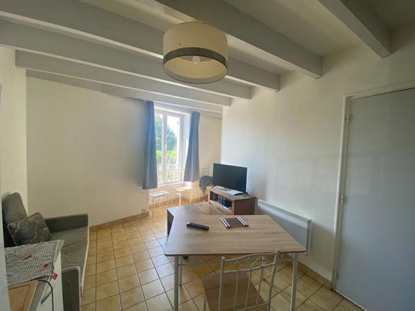 86140 LENCLOITRE Une visite !! Un dossier Zelok complet !! À louer Appartement à Lencloître