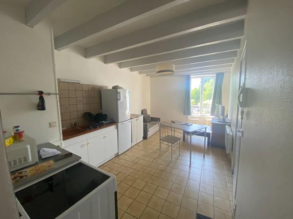 86140 LENCLOITRE Une visite !! Un dossier Zelok complet !! À louer Appartement à Lencloître