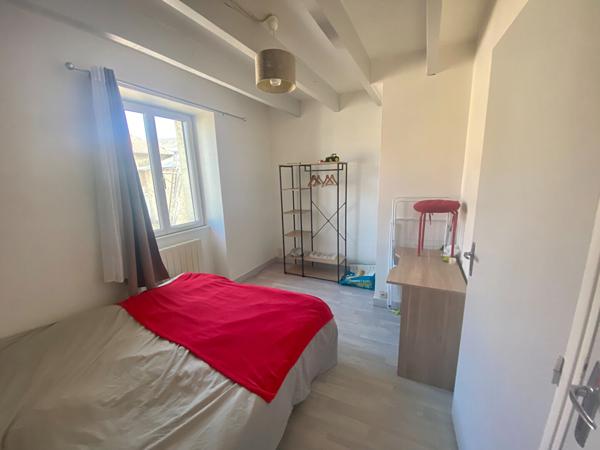 86140 LENCLOITRE Une visite !! Un dossier Zelok complet !! À louer Appartement à Lencloître