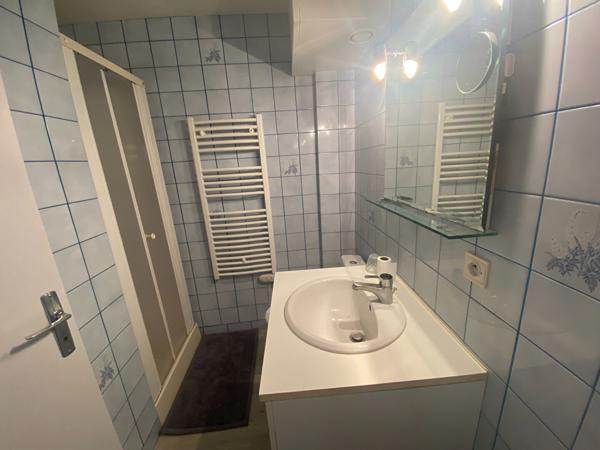 86140 LENCLOITRE Une visite !! Un dossier Zelok complet !! À louer Appartement à Lencloître