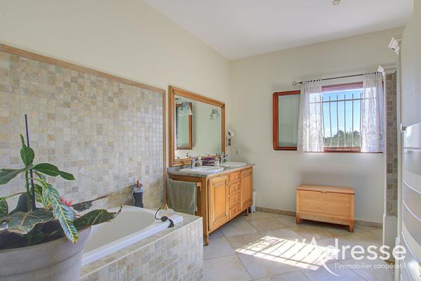 LUCCIANA - propriété familiale de 202 m² au coeur d'une oliveraie
