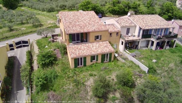 Maison Valensole 4 pièces 133 m² avec terrasses et garages