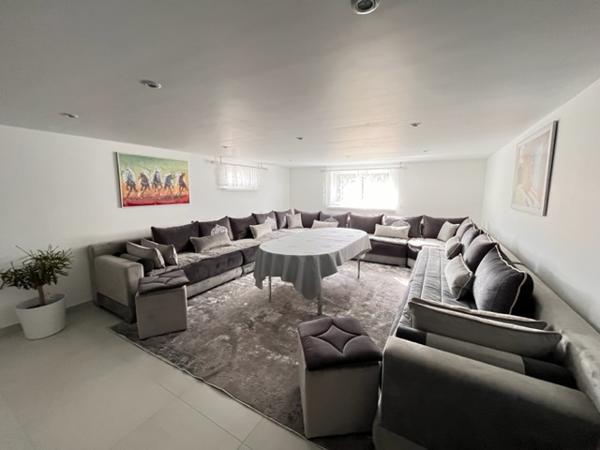 Eschau (67114) ESCHAU - Propriété 8 pièces 210 m² sur 8.50 ares + piscine - 630.000 € FA