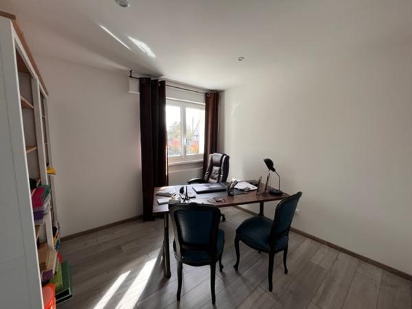 Eschau (67114) ESCHAU - Propriété 8 pièces 210 m² sur 8.50 ares + piscine - 630.000 € FA