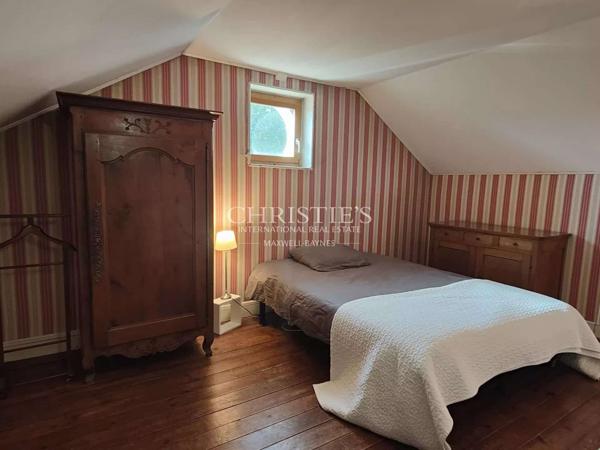 LA ROCHELLE – PROPRIETE DE CARACTERE AVEC PARC ARBORE A 10 MINUTES DE LA PLACE DU MARCHE