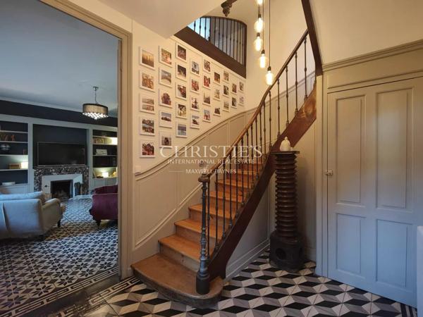 LA ROCHELLE – PROPRIETE DE CARACTERE AVEC PARC ARBORE A 10 MINUTES DE LA PLACE DU MARCHE