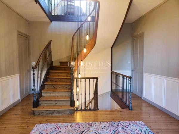 LA ROCHELLE – PROPRIETE DE CARACTERE AVEC PARC ARBORE A 10 MINUTES DE LA PLACE DU MARCHE