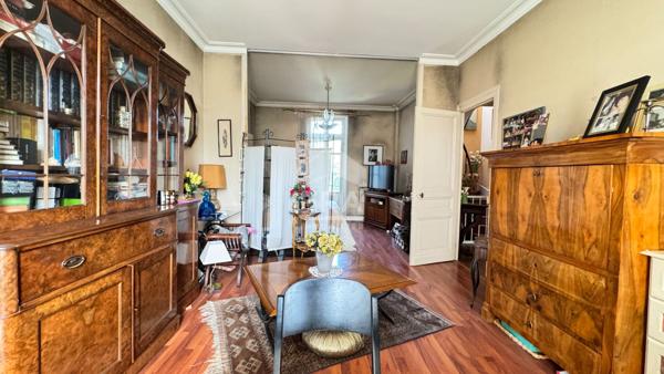 A vendre, rare à Perigueux ! Maison bourgeoise de charme avec jardin paysagé et volume généreux