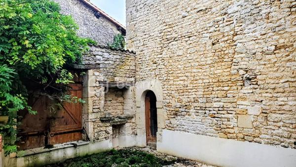 Maison en pierre de 177 m²