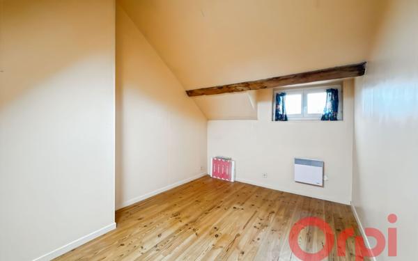 Maison à vendre    4 pièces • 540 m2 Ainay-le-Vieil