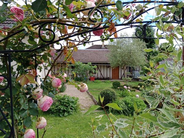 Pont Ste Marie, quartier très calme, maison champenoise T6