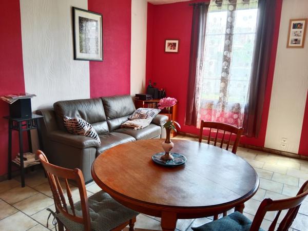 Pont Ste Marie, quartier très calme, maison champenoise T6