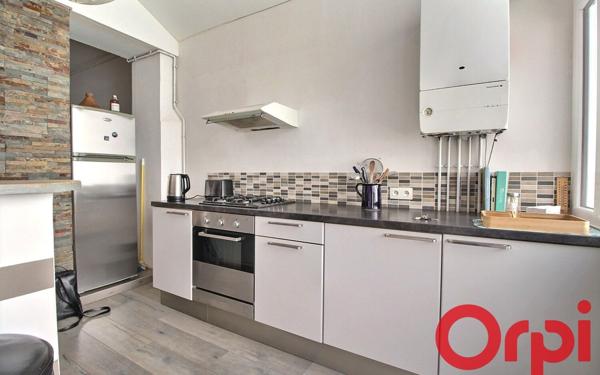 Appartement à vendre    3 pièces • 88,52 m2 Marseille 5