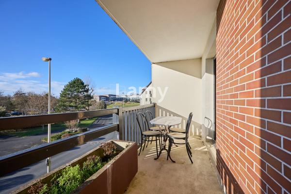 Appartement 2 pièces, balcon, parking