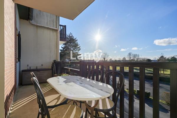 Appartement 2 pièces, balcon, parking