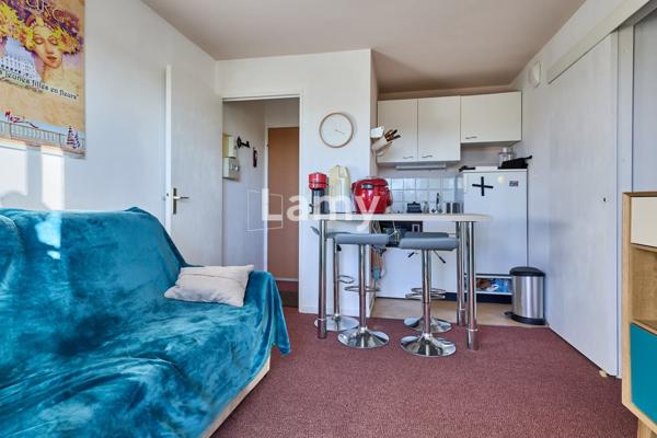 Appartement 2 pièces, balcon, parking