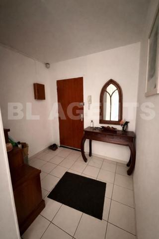 superbe appartement 3 pièces dans résidence calme d une superficie 72m2