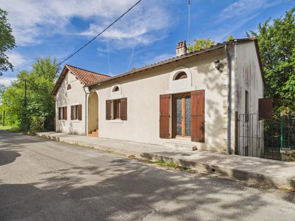 Maison individuelle de 4 chambres à proximité d'un village avec commodités